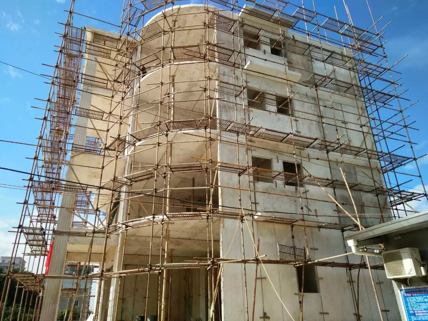 沅江星河绿色环保装配式建材在福建修建的五层别墅建筑